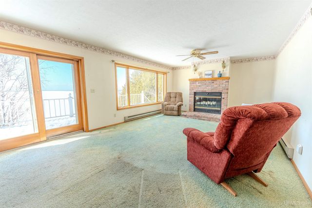 7005 Mm.5 Lane, Garden, MI 49835