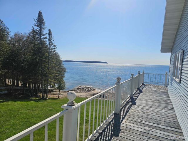 7005 Mm.5 Lane, Garden, MI 49835