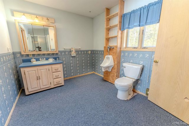 7005 Mm.5 Lane, Garden, MI 49835