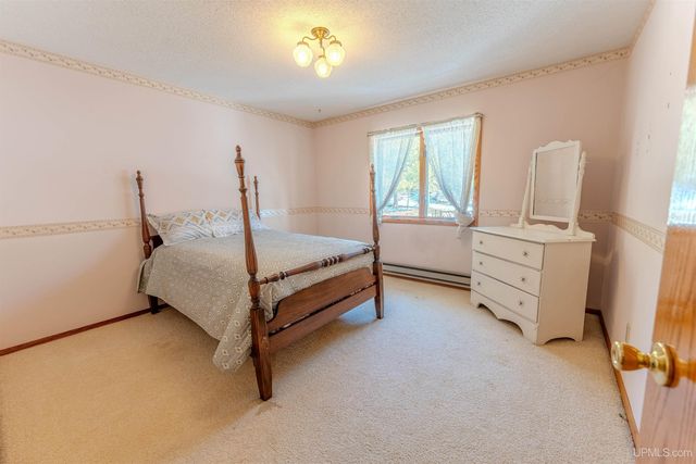 7005 Mm.5 Lane, Garden, MI 49835