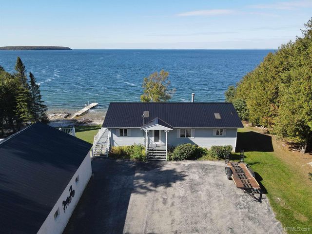 7005 Mm.5 Lane, Garden, MI 49835