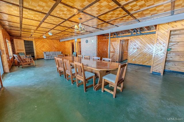 7005 Mm.5 Lane, Garden, MI 49835