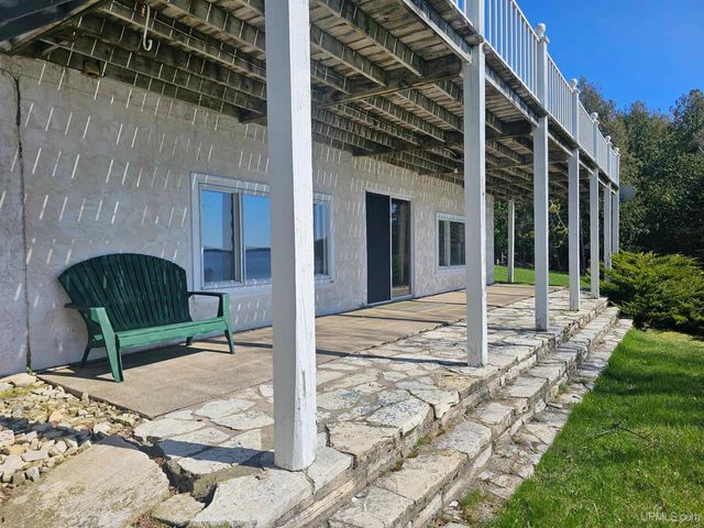 7005 Mm.5 Lane, Garden, MI 49835