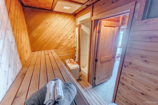 7005 Mm.5 Lane, Garden, MI 49835