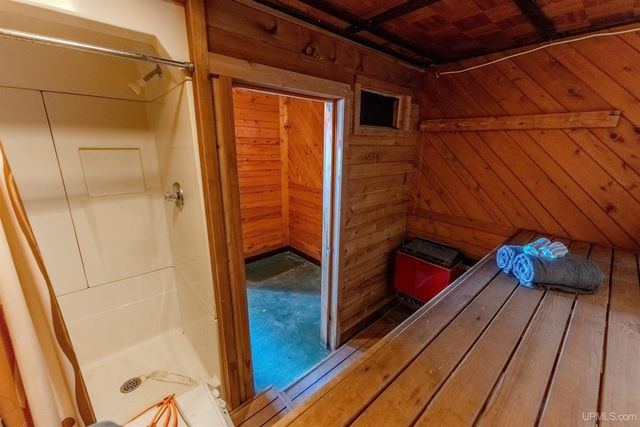 7005 Mm.5 Lane, Garden, MI 49835