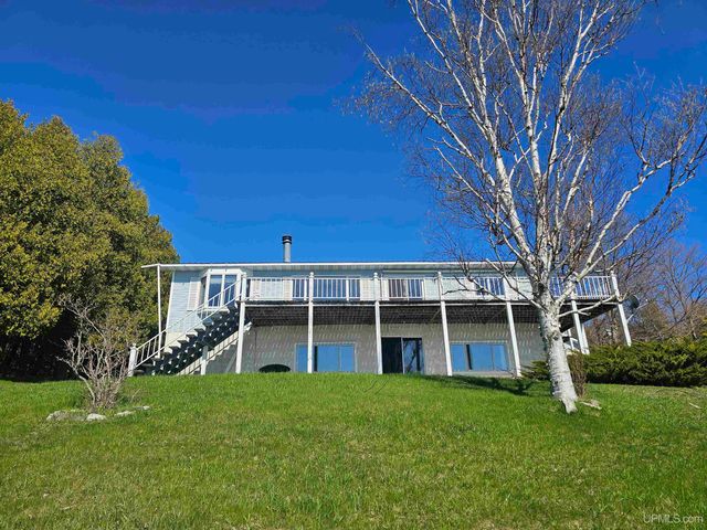 7005 Mm.5 Lane, Garden, MI 49835