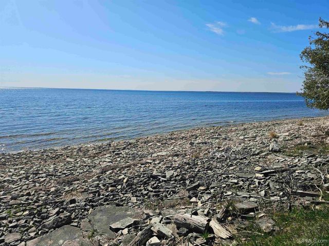 7005 Mm.5 Lane, Garden, MI 49835