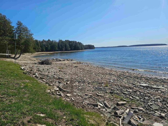 7005 Mm.5 Lane, Garden, MI 49835