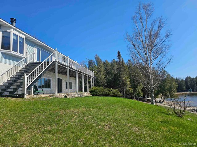 7005 Mm.5 Lane, Garden, MI 49835