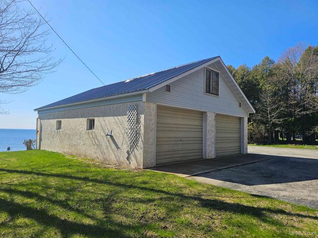 7005 Mm.5 Lane, Garden, MI 49835