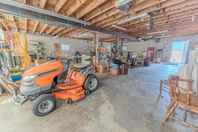 7005 Mm.5 Lane, Garden, MI 49835