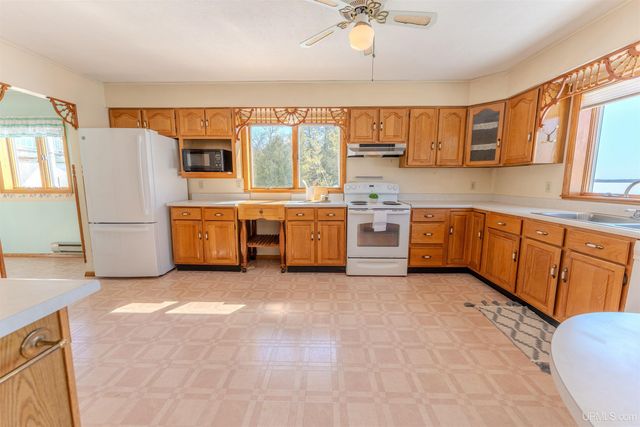 7005 Mm.5 Lane, Garden, MI 49835