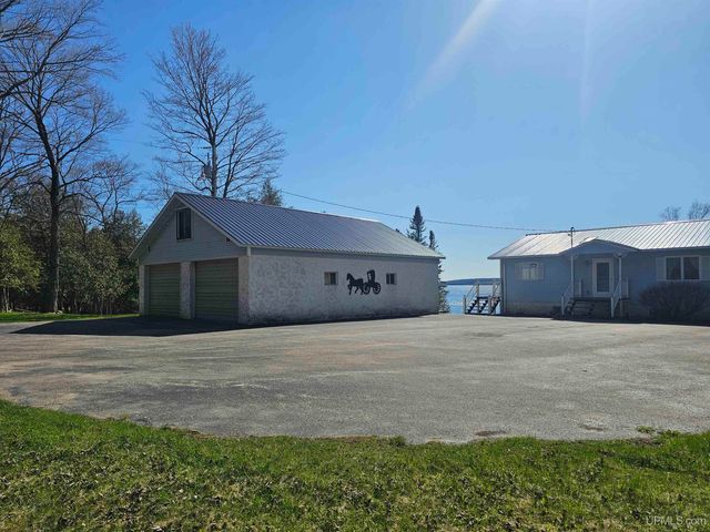 7005 Mm.5 Lane, Garden, MI 49835