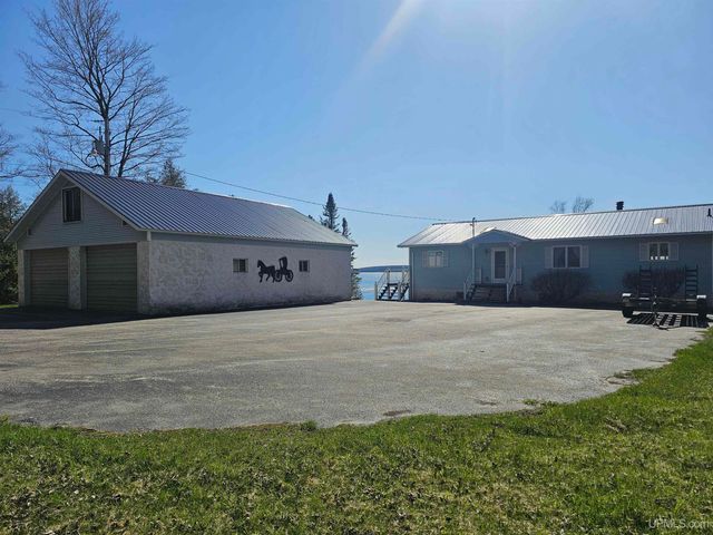 7005 Mm.5 Lane, Garden, MI 49835