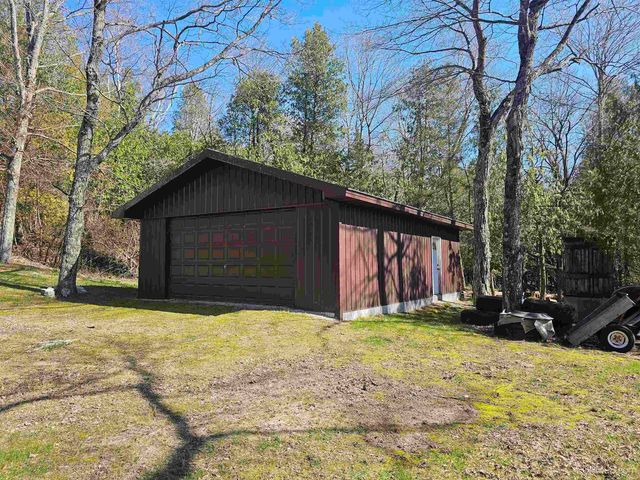 7005 Mm.5 Lane, Garden, MI 49835