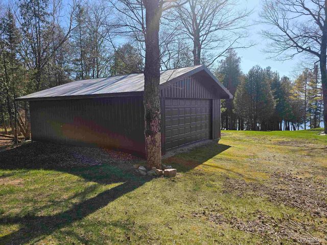 7005 Mm.5 Lane, Garden, MI 49835