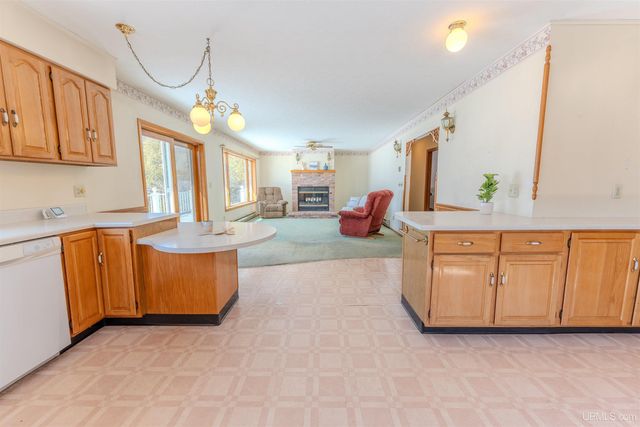 7005 Mm.5 Lane, Garden, MI 49835