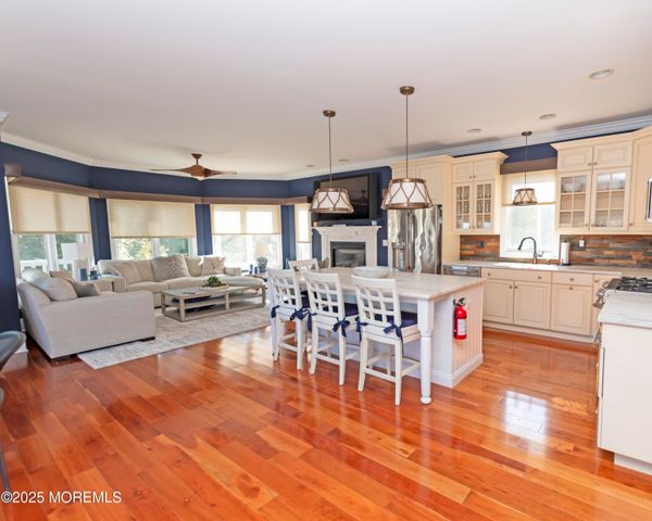 12 Bay Street, Highlands, NJ 07732