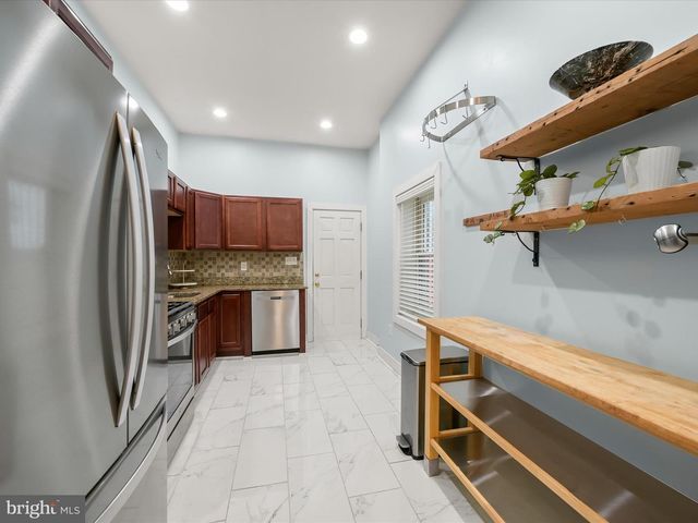 404 E LANVALE ST, Baltimore, MD 21202