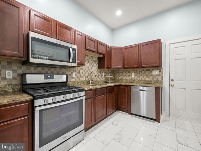 404 E LANVALE ST, Baltimore, MD 21202