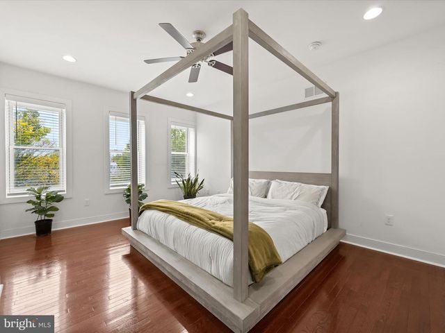 404 E LANVALE ST, Baltimore, MD 21202