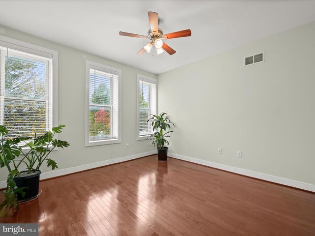 404 E LANVALE ST, Baltimore, MD 21202