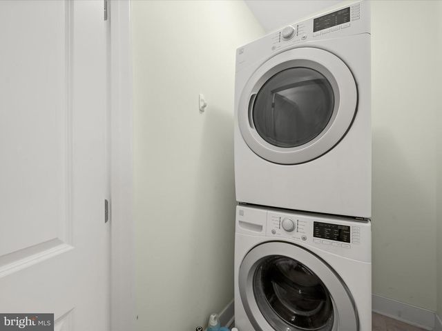 404 E LANVALE ST, Baltimore, MD 21202