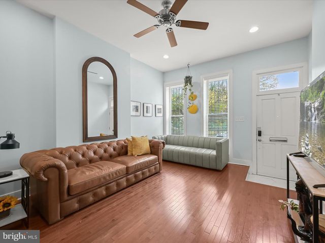 404 E LANVALE ST, Baltimore, MD 21202