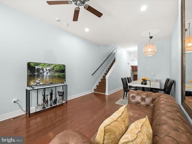 404 E LANVALE ST, Baltimore, MD 21202