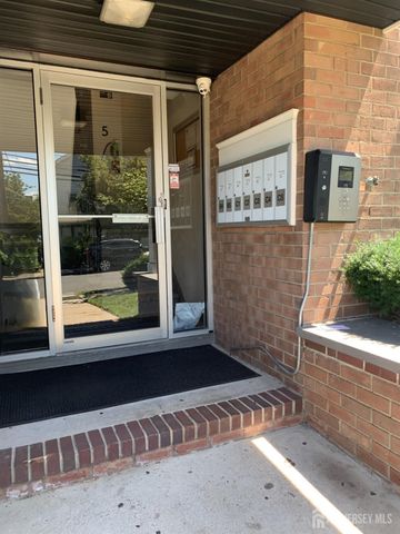 5 Charles Street 4B, New Brunswick, NJ 08901
