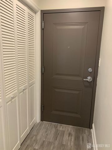 5 Charles Street 4B, New Brunswick, NJ 08901