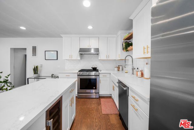 933 11th Street 18, Santa Monica, CA 90403
