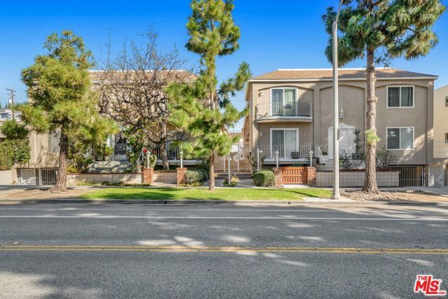 933 11th Street 18, Santa Monica, CA 90403