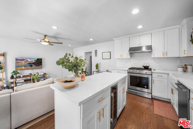 933 11th Street 18, Santa Monica, CA 90403