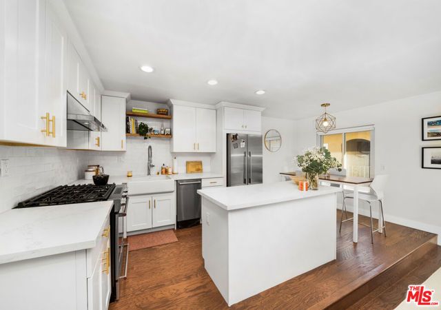 933 11th Street 18, Santa Monica, CA 90403