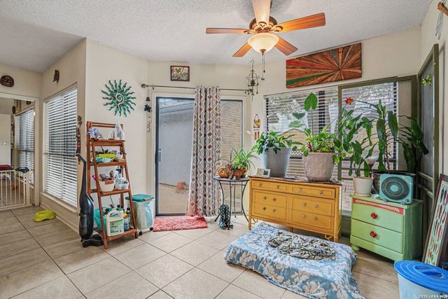 9103 Windgarden Cir, Windcrest, TX 78239