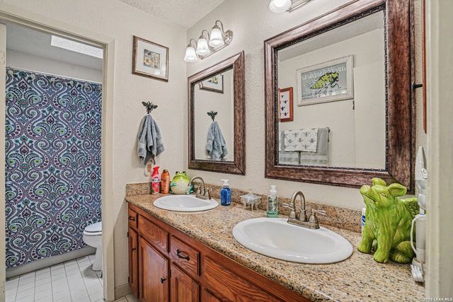 9103 Windgarden Cir, Windcrest, TX 78239