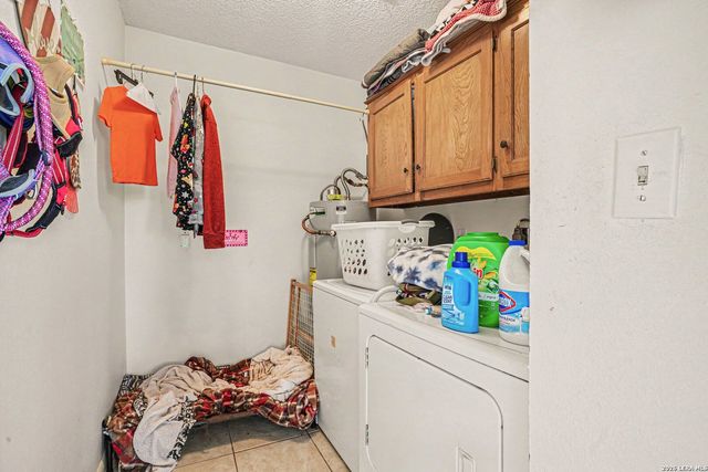 9103 Windgarden Cir, Windcrest, TX 78239