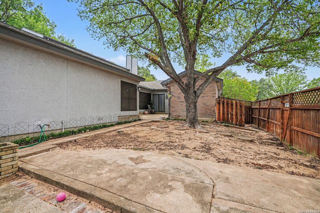 9103 Windgarden Cir, Windcrest, TX 78239