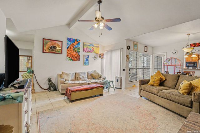 9103 Windgarden Cir, Windcrest, TX 78239