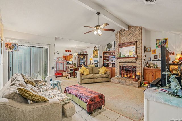 9103 Windgarden Cir, Windcrest, TX 78239