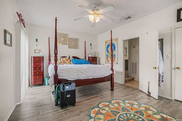 9103 Windgarden Cir, Windcrest, TX 78239