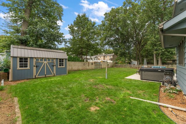 1701 Boca Lago Drive, Valparaiso, IN 46383