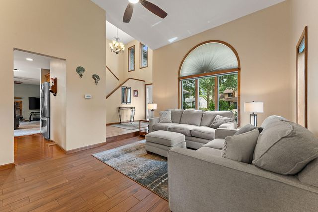 1701 Boca Lago Drive, Valparaiso, IN 46383