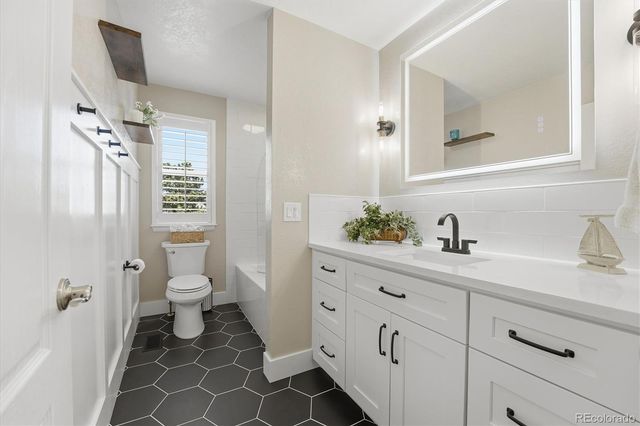 6867 S Duquesne Court, Aurora, CO 80016