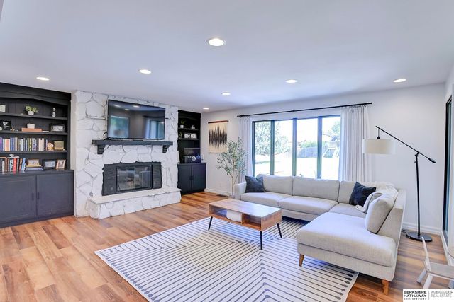 7078 Girard Street, Omaha, NE 68152