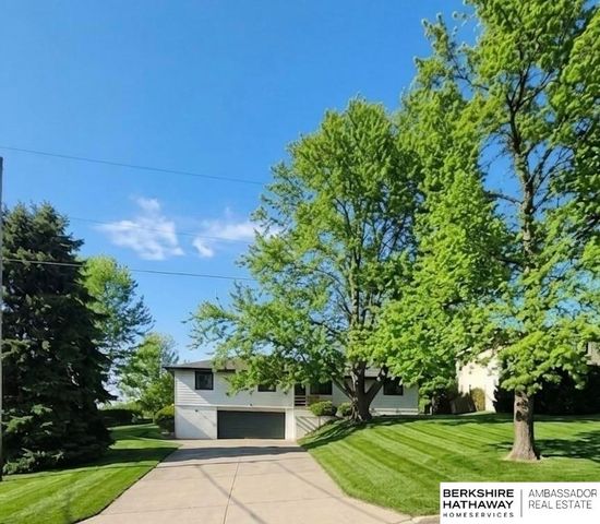 7078 Girard Street, Omaha, NE 68152