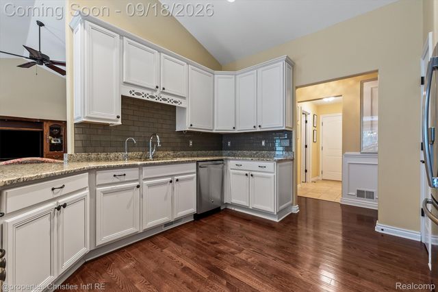 23032 Cheyenne Drive, Lyon Charter Township, MI 48178