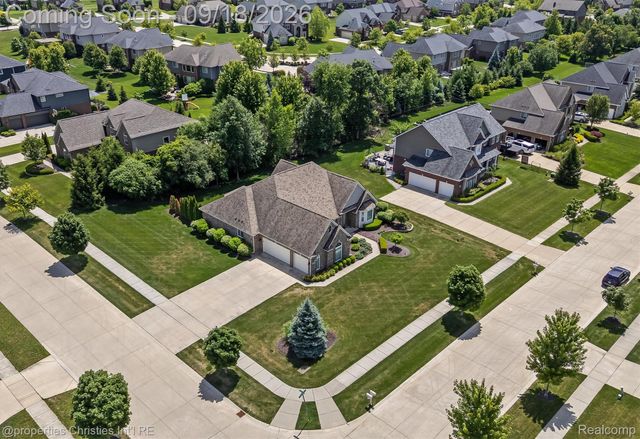 23032 Cheyenne Drive, Lyon Charter Township, MI 48178