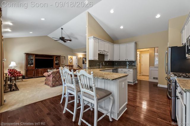 23032 Cheyenne Drive, Lyon Charter Township, MI 48178
